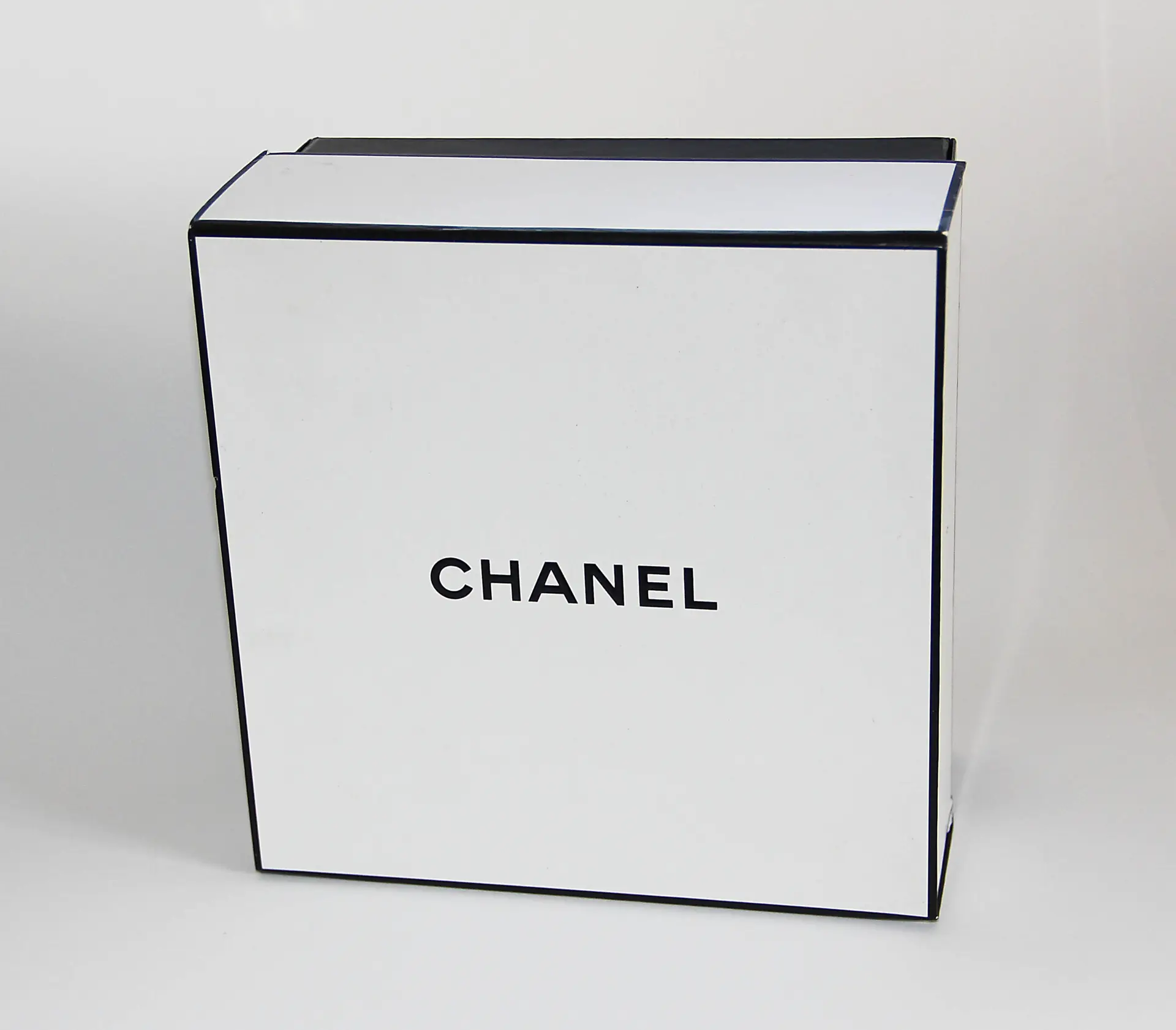 Luxury rigid boxes manufactured for Chanel